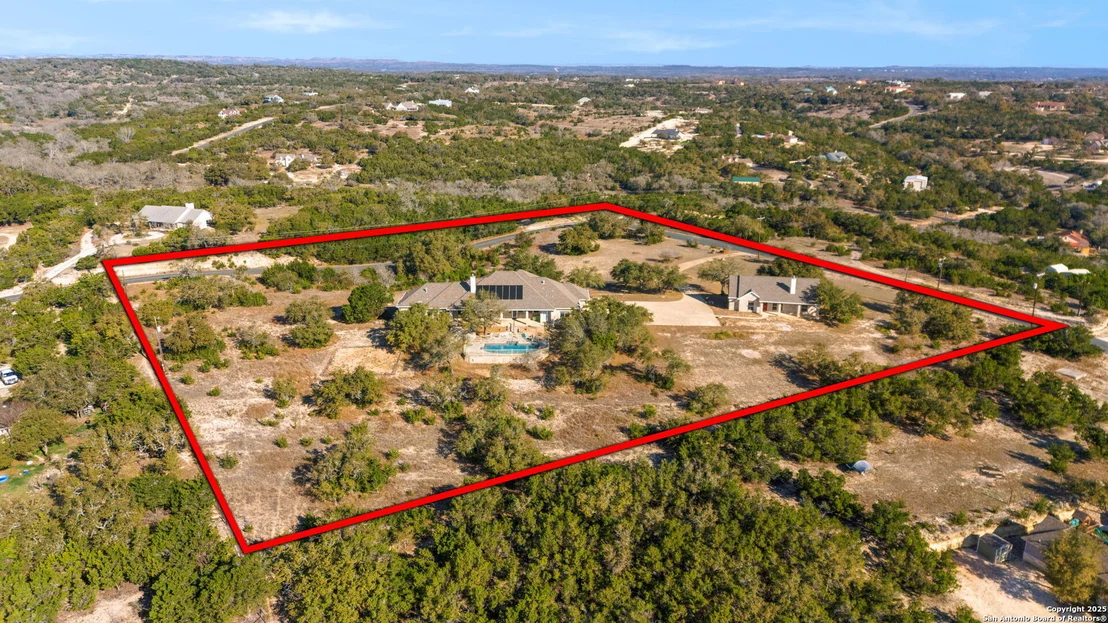 Photo of 1069 Fawn River