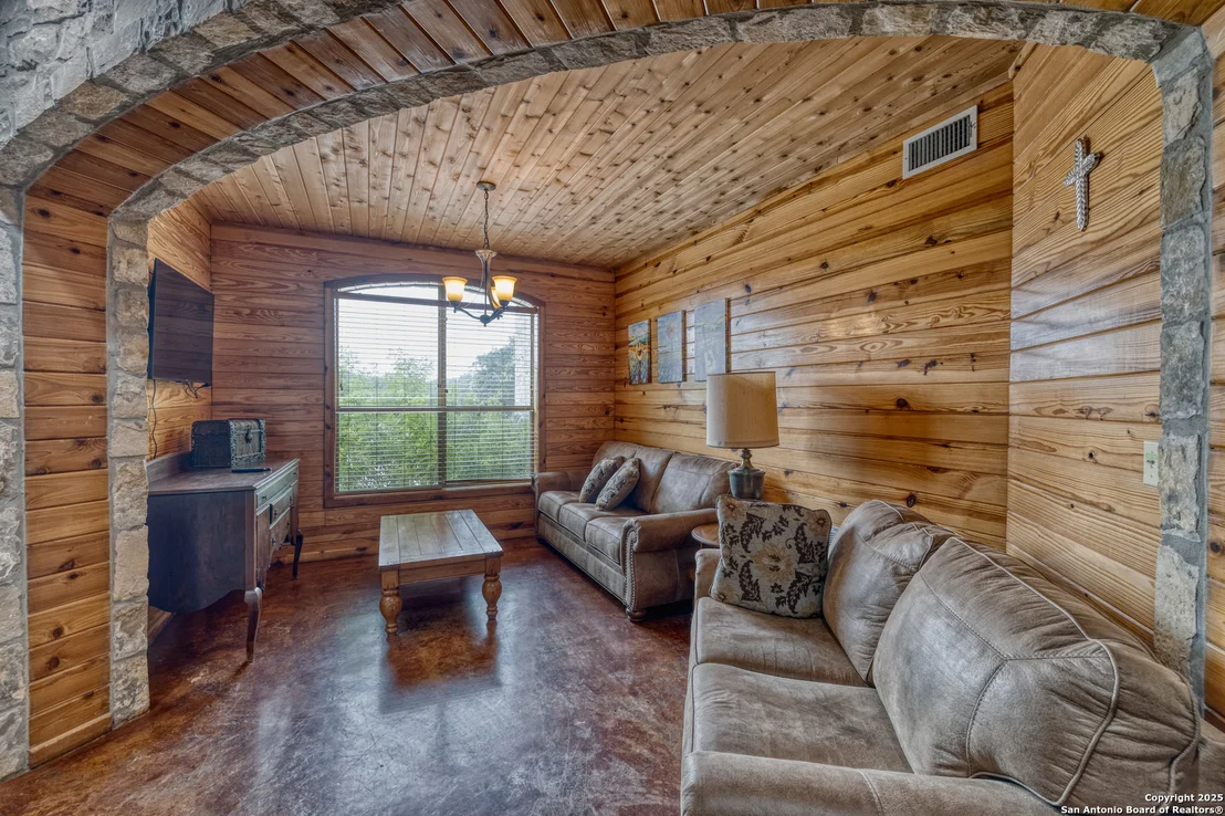 Photo of 241 Mountain Laurel