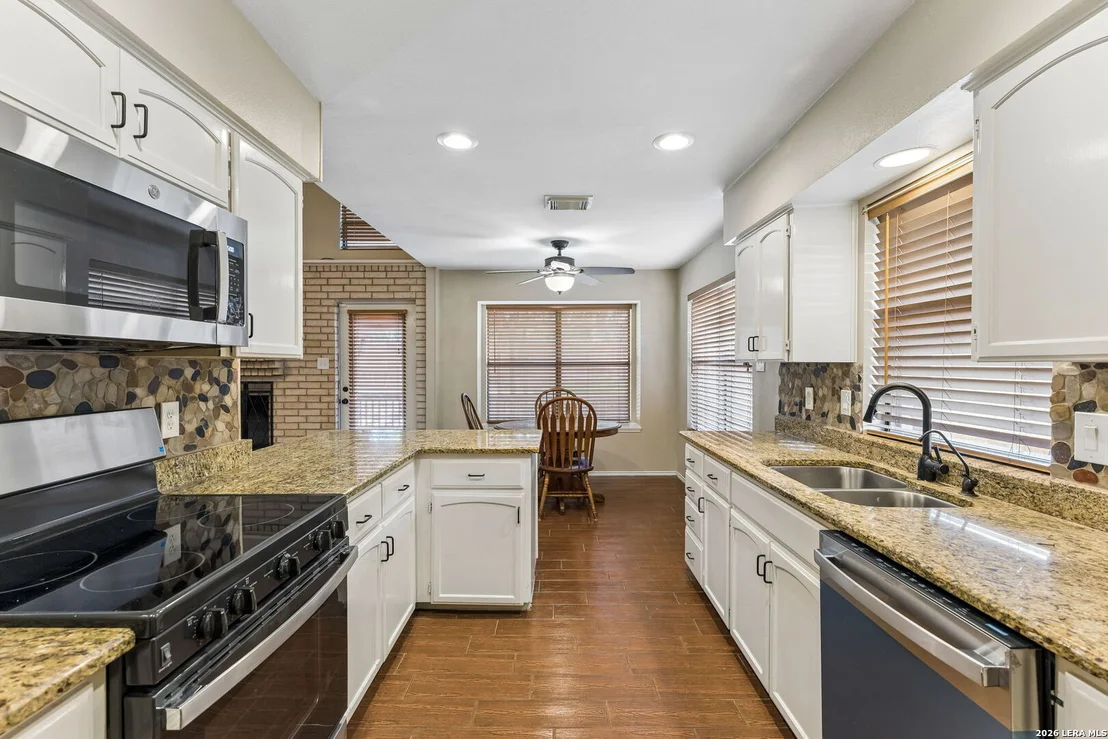 Photo of 2127 Oak Bnd