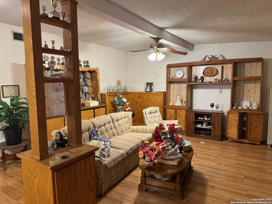 Photo of 347 Calle LA GLORIA