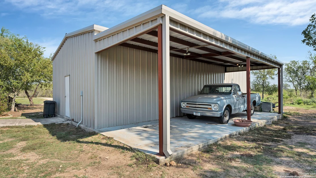 Photo of 475 JACKSON RD