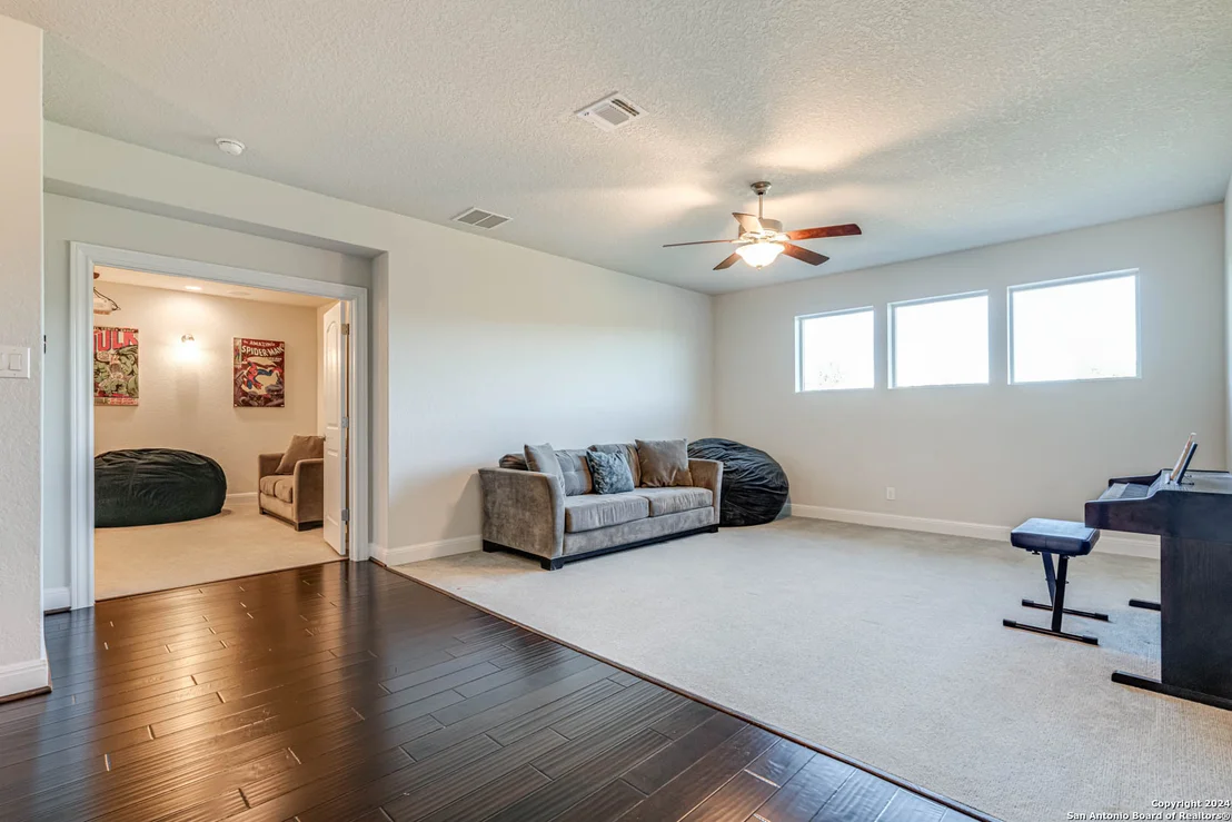 Photo of 17814 HILLSEDGE