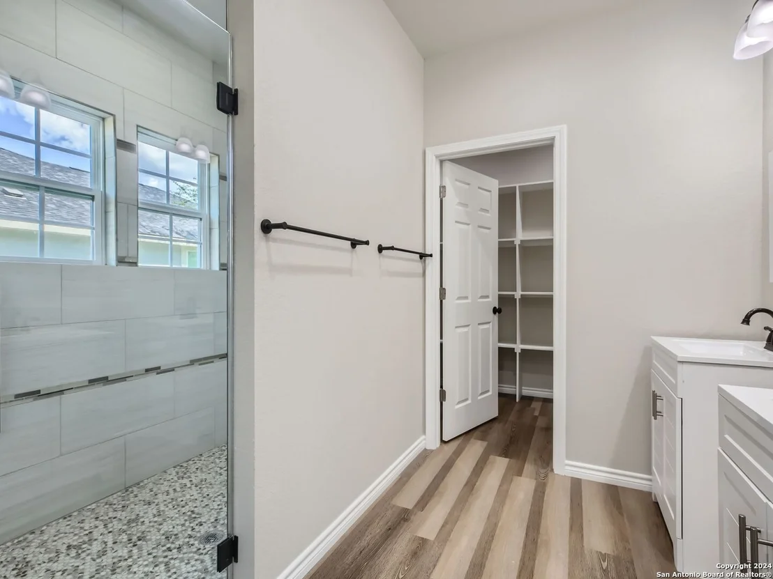 Photo of 8501 UTOPIA BLVD
