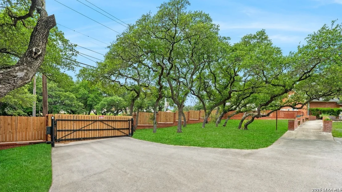 Photo of 11902 RUSTIC LN