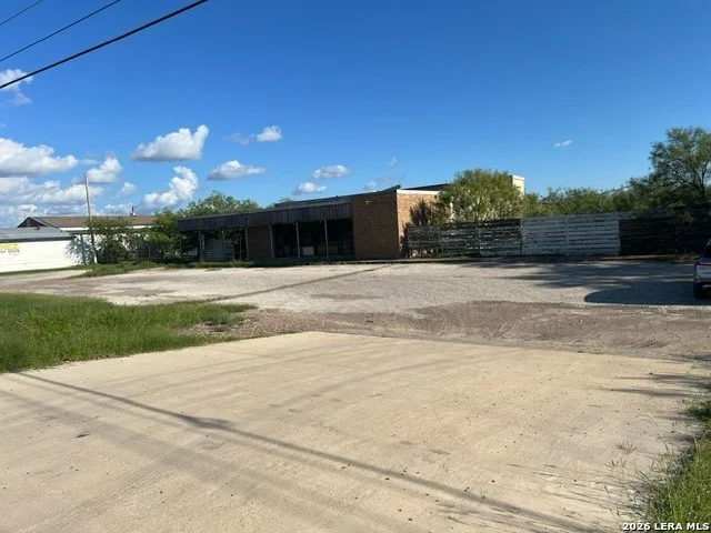 Photo of 2732 E Main St.