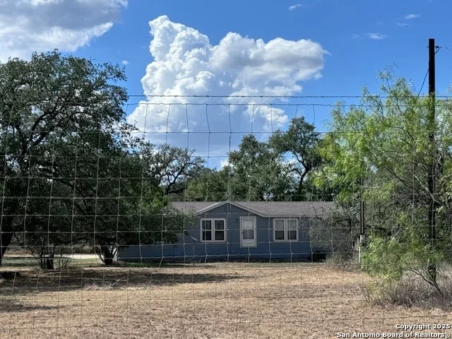 Photo of 2478 Whitley