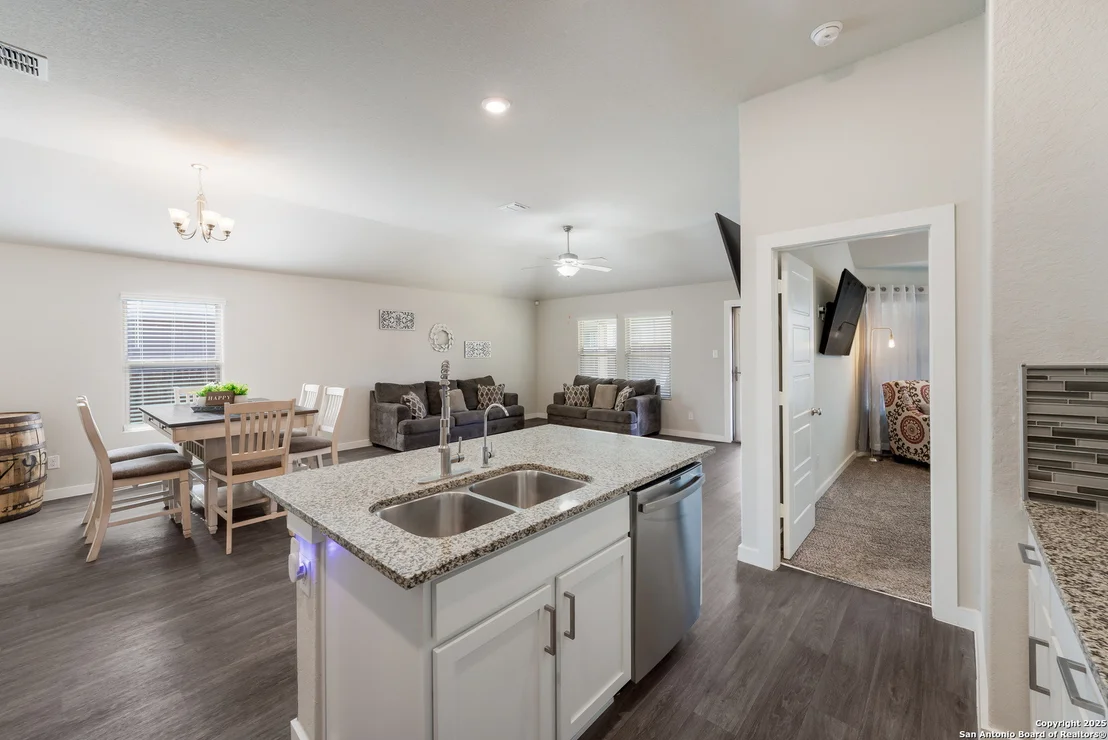 Photo of 6955 Shiraz Way