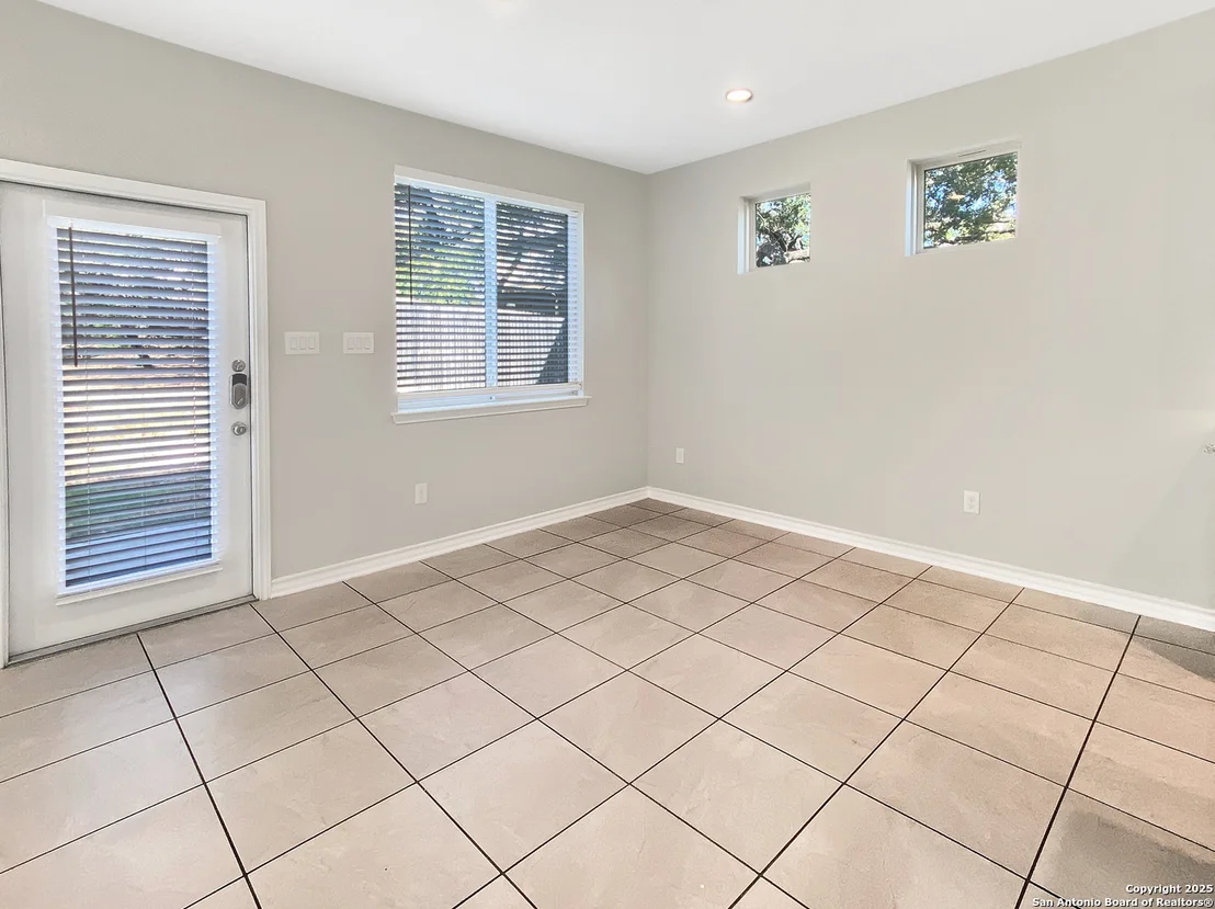 Photo of 3119 Ambar Cala