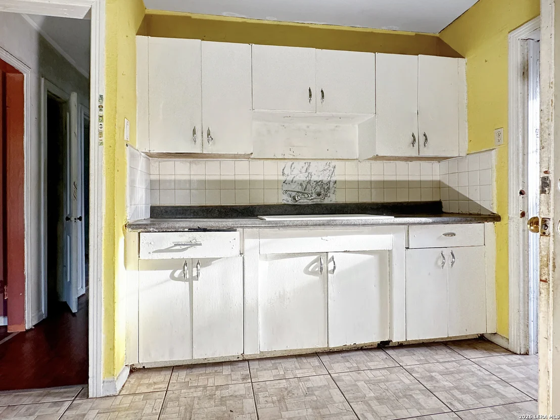 Photo of 146 GASKIN DR