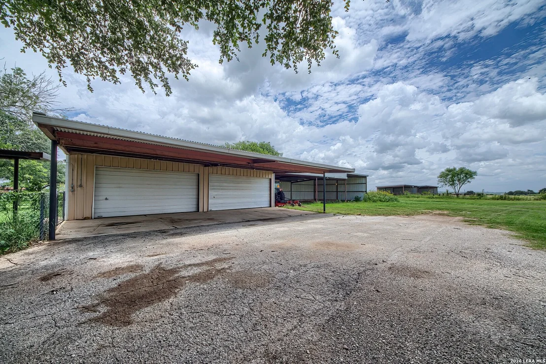 Photo of 900 N Graytown Rd