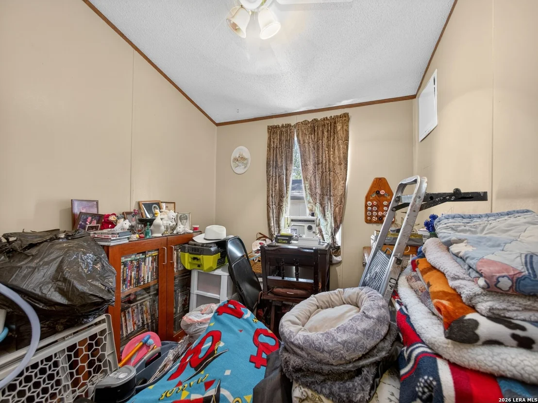 Photo of 953 Forest Oaks Dr