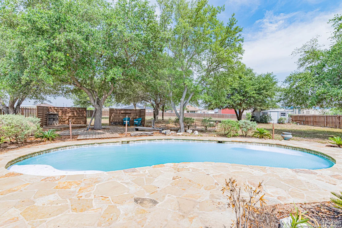 Photo of 433 Bear Gardens