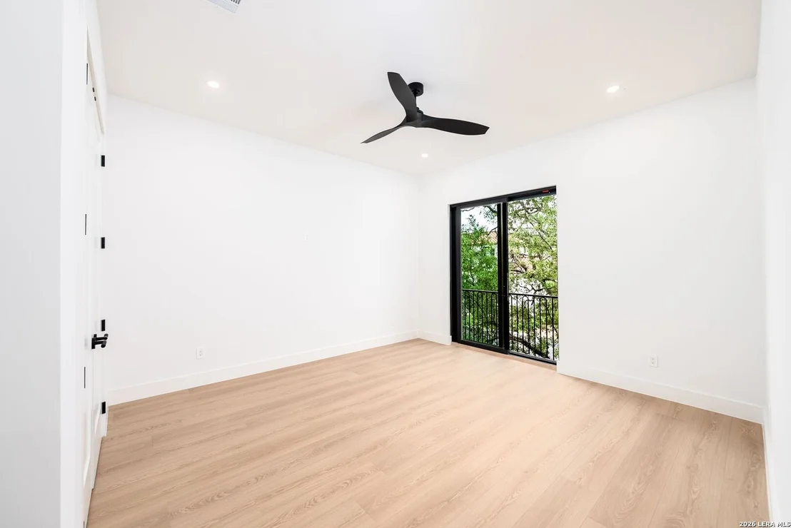 Photo of 16 GRANTHAM GLN