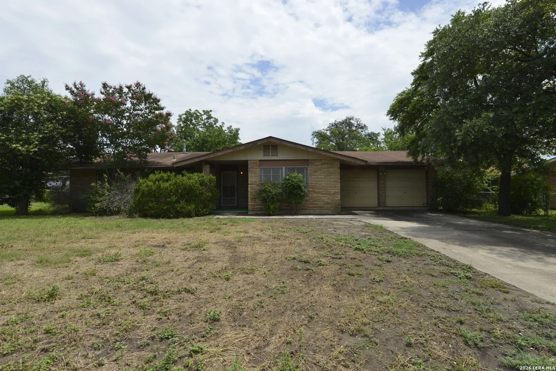 Photo of 222 ZEPHYR DR