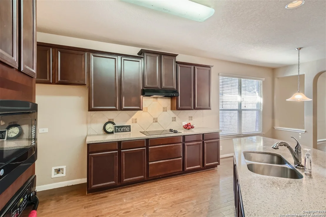 Photo of 1302 Magellan