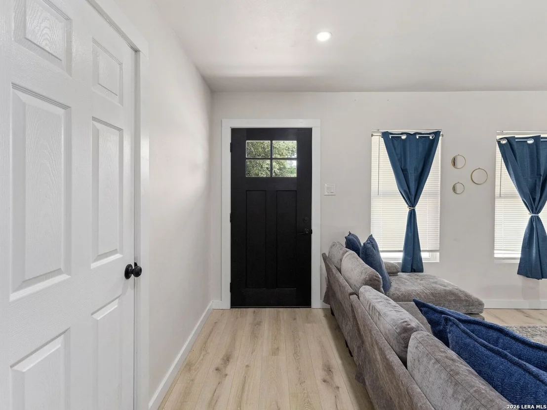 Photo of 503 Pickwell Dr