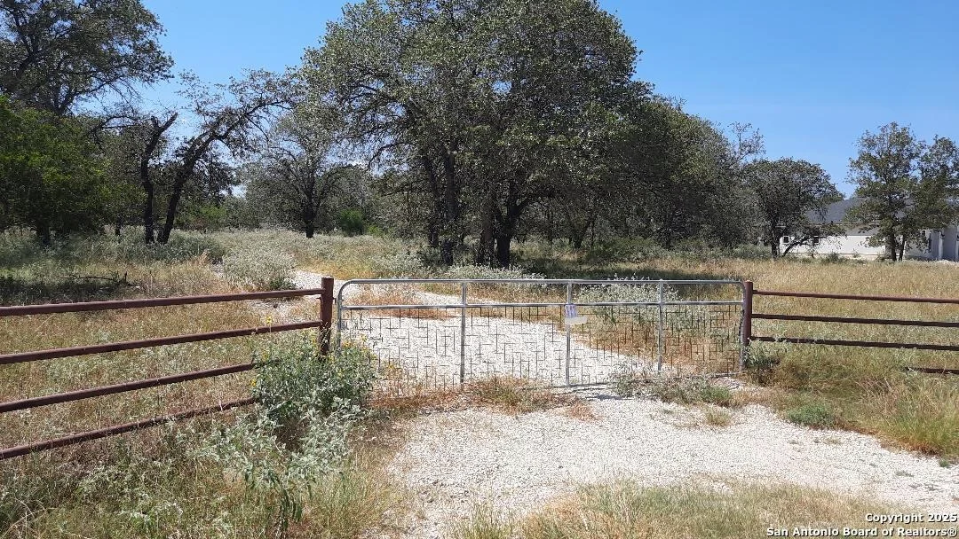 Photo of 327 County Road 6875