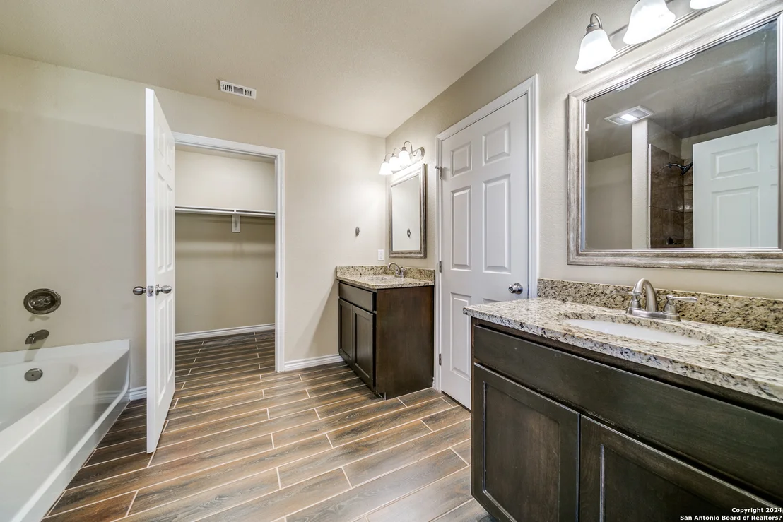 Photo of 530 GARDEN DR