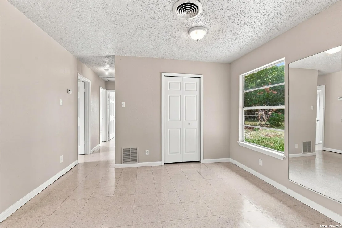 Photo of 1807 Harness Ln