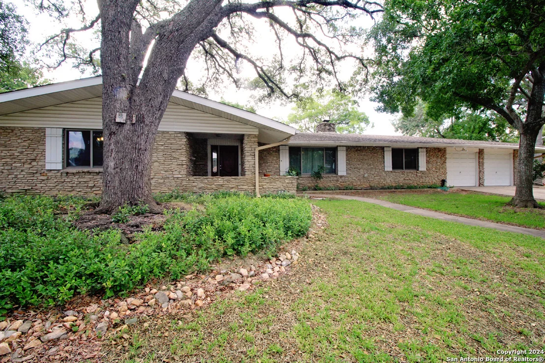 Photo of 718 WINDROCK DR