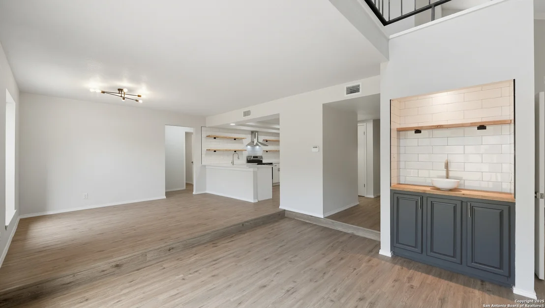 Photo of 1738 Mountjoy