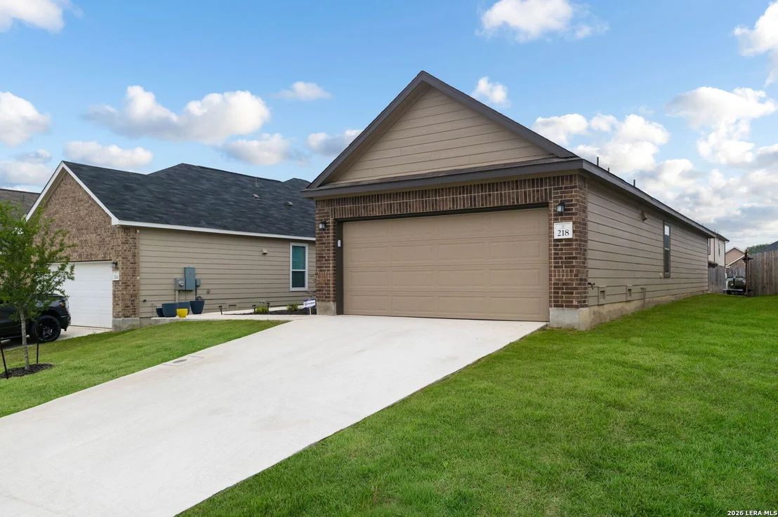 Photo of 218 W FLOWING RIVER DR
