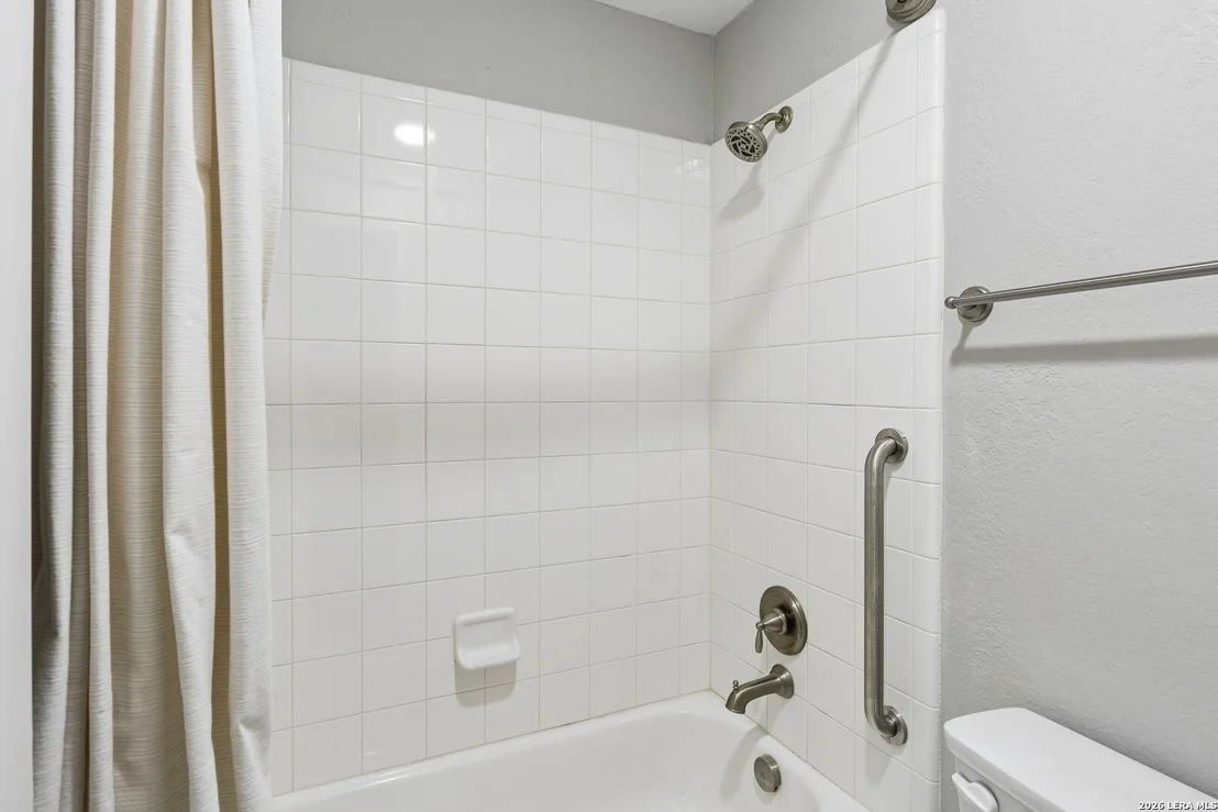Photo of 121 Cimarron Crk