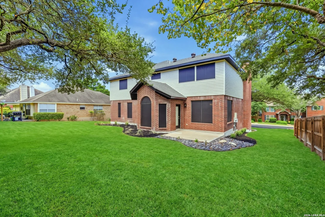 Photo of 706 Arch Stone