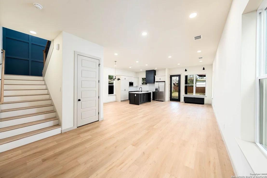 Photo of 118 San Antonio Blvd