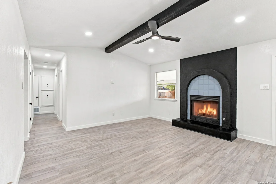 Photo of 6814 SUNLIGHT DR