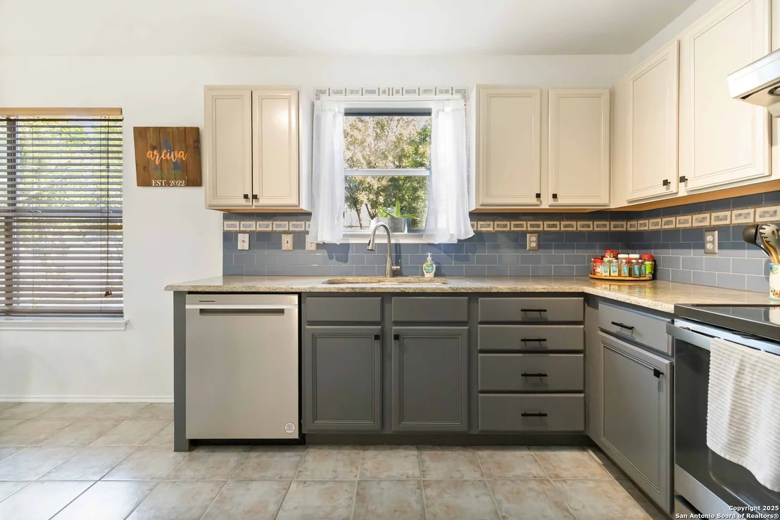 Photo of 9435 Fairpoint