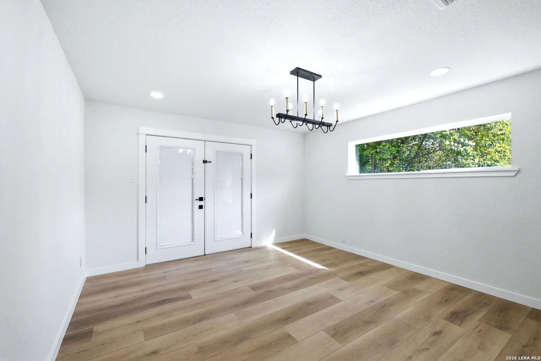 Photo of 6818 MOSS OAK DR