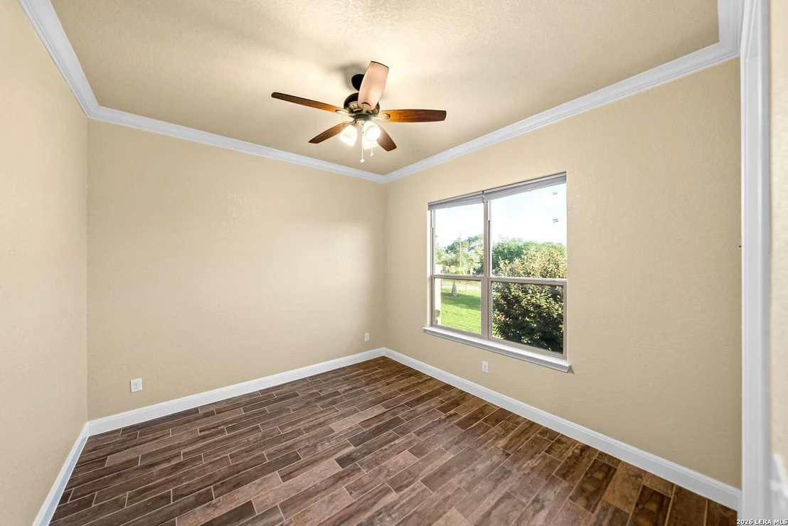 Photo of 1009 Bluebonnet Ln