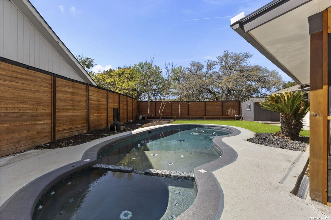Photo of 1516 Caper