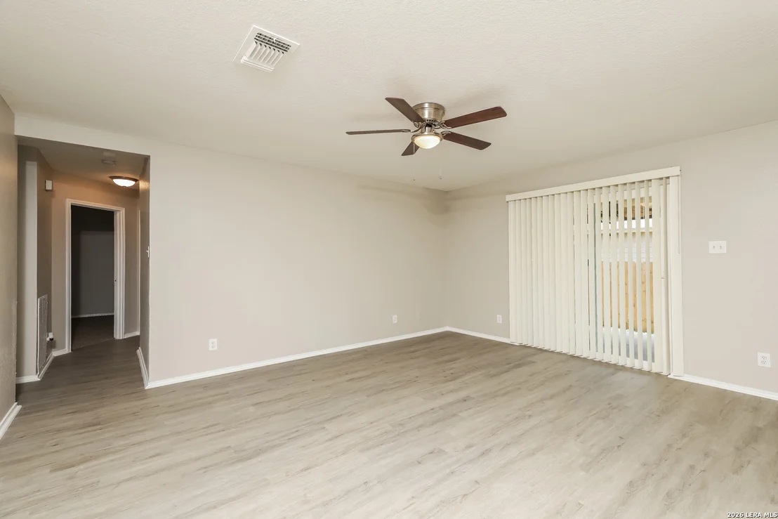 Photo of 6702 Highland Grass