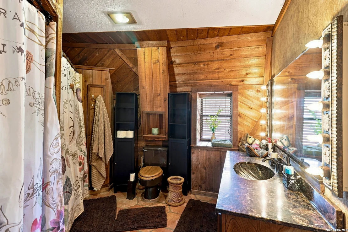 Photo of 875 County Road 327