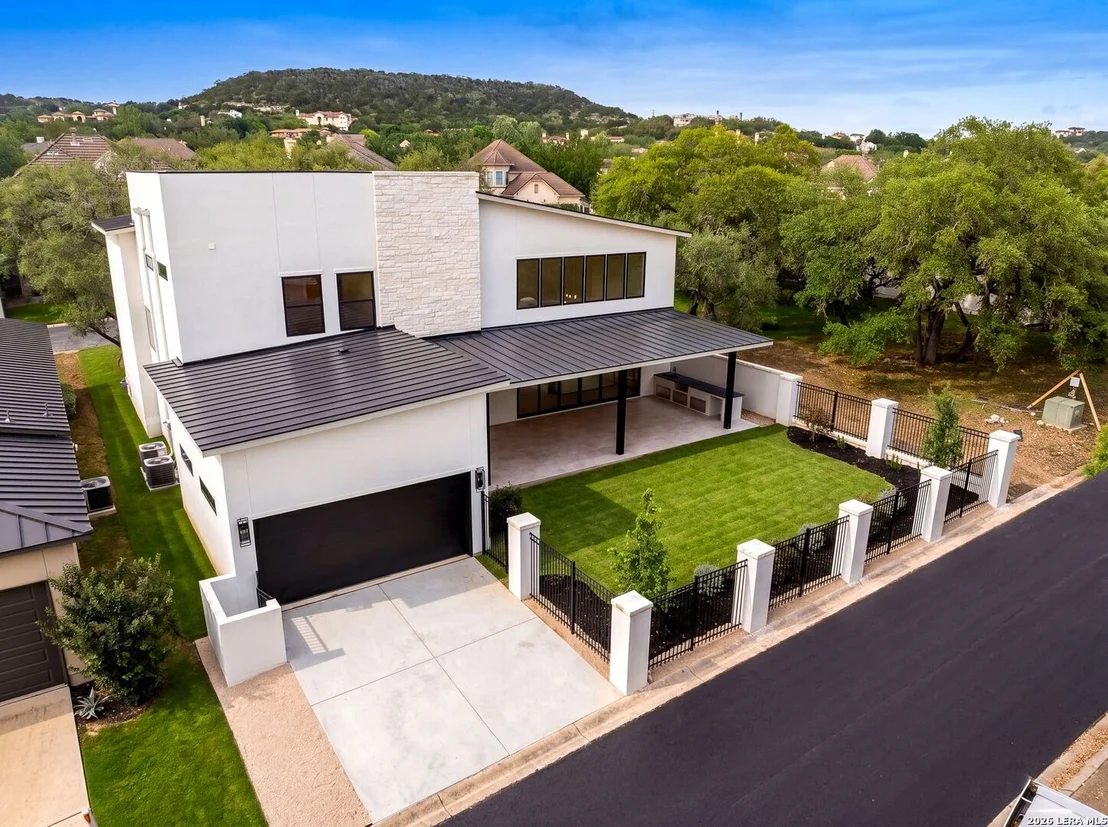 Photo of 16 GRANTHAM GLN