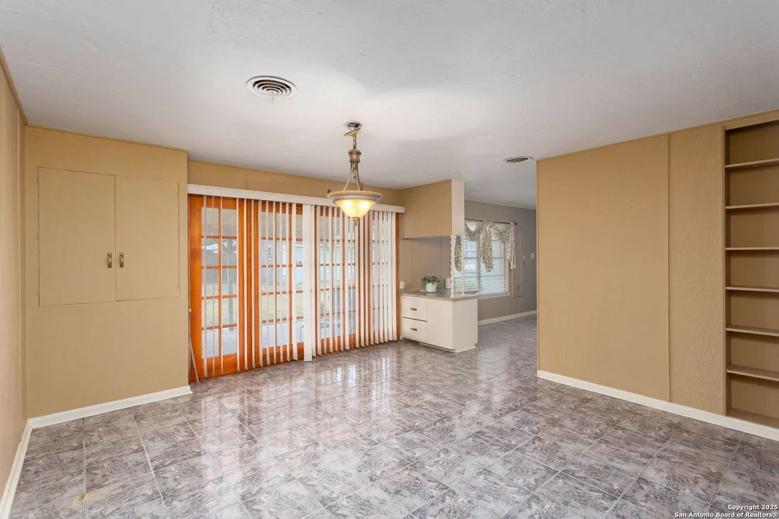 Photo of 104 ROLLING GREEN DR