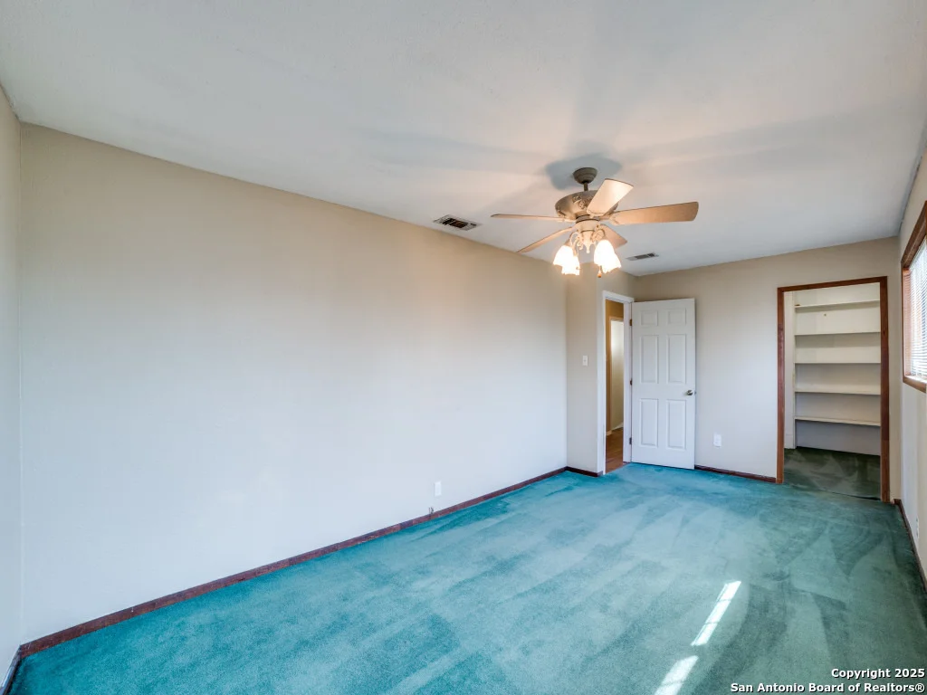 Photo of 6002 Sandwick