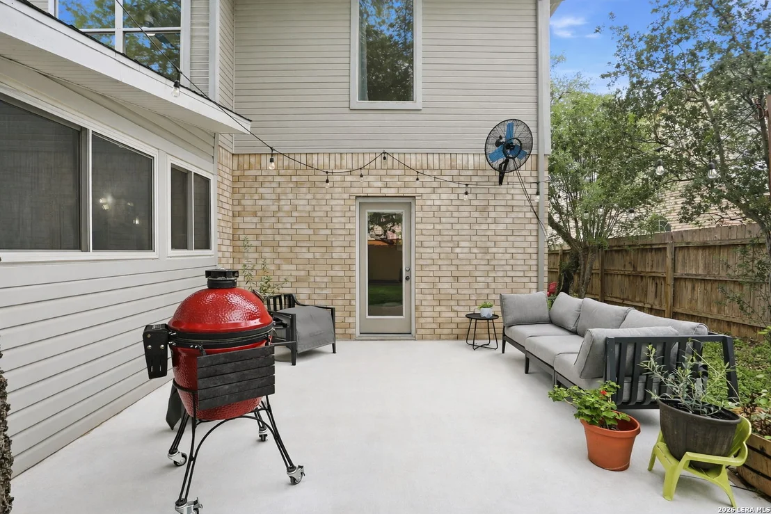 Photo of 21139 Simi Valley Dr