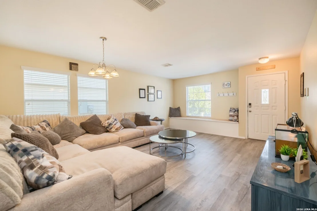 Photo of 24703 Maple Crest