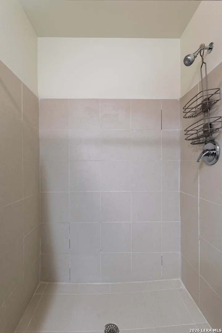 Photo of Unit UNIT23 at 391 Riverside