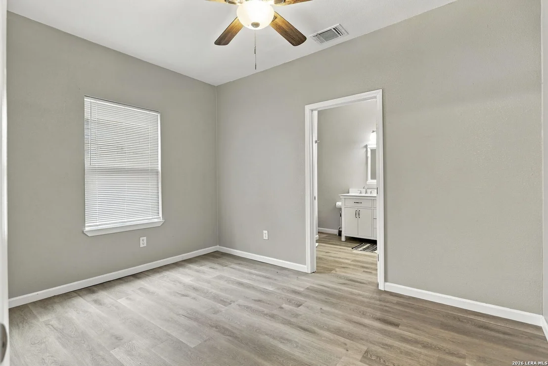 Photo of 129 Jeffrey