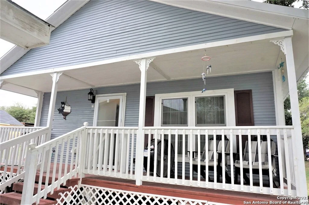 Photo of 1105 N Buchanan