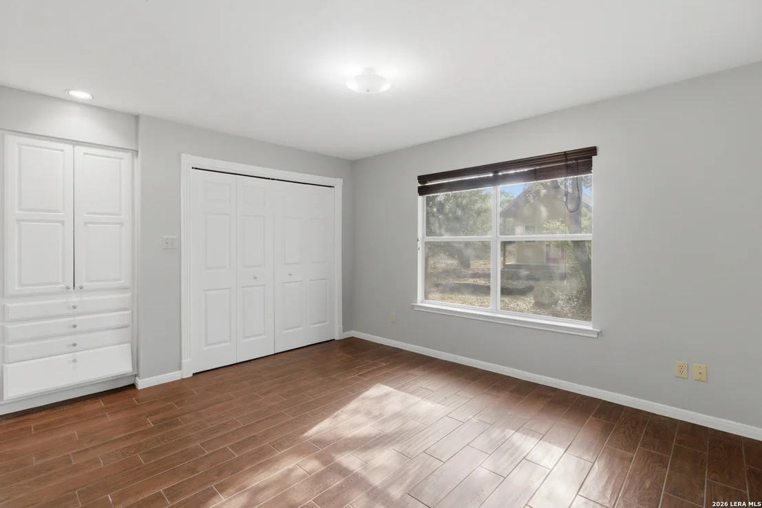 Photo of 292 Phillip Dr