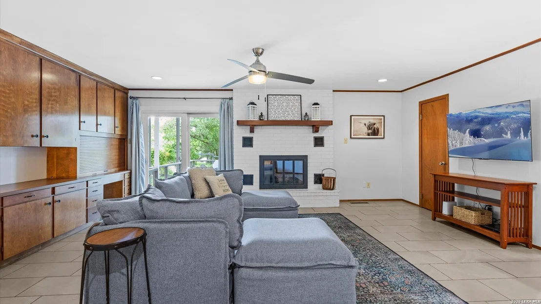 Photo of 546 PARKVIEW BLVD