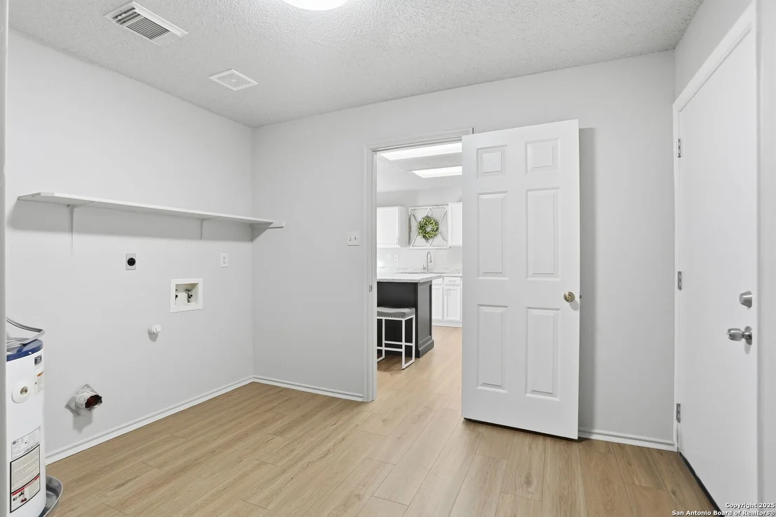 Photo of 8123 Chestnut Manor Dr.