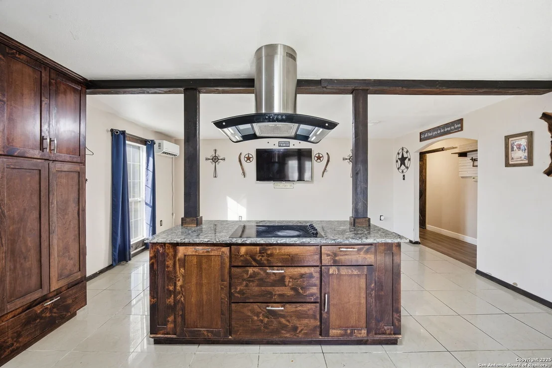 Photo of 1037 county road 7711