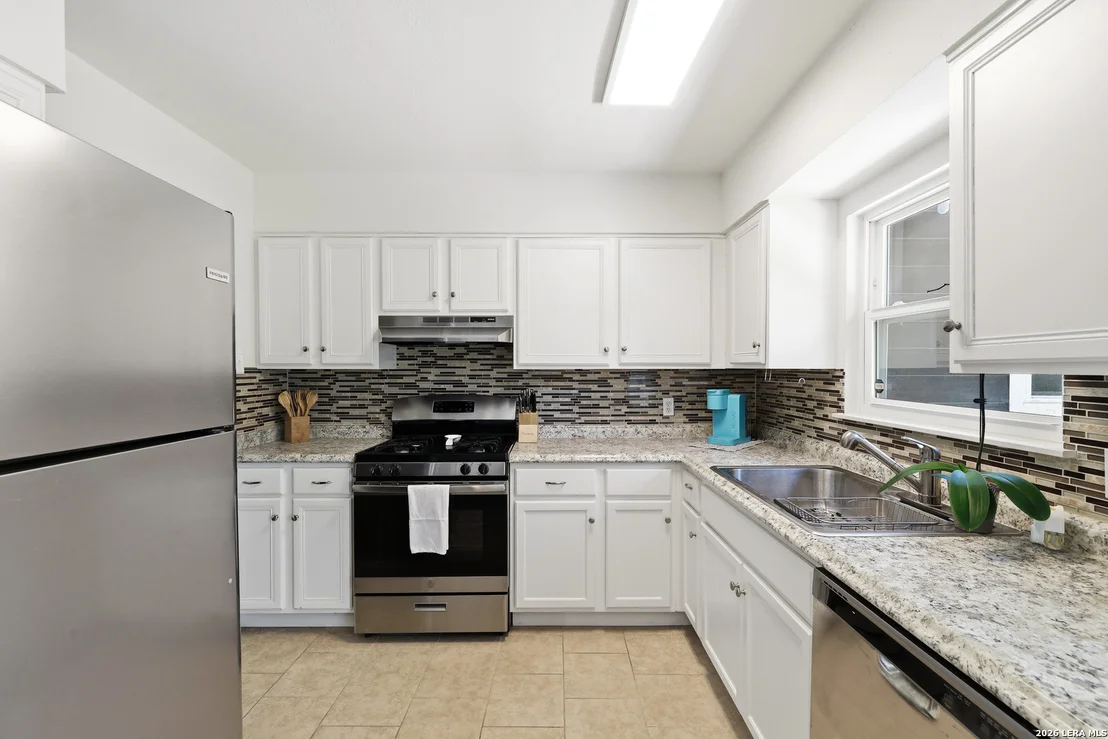 Photo of 6707 Pear Tree
