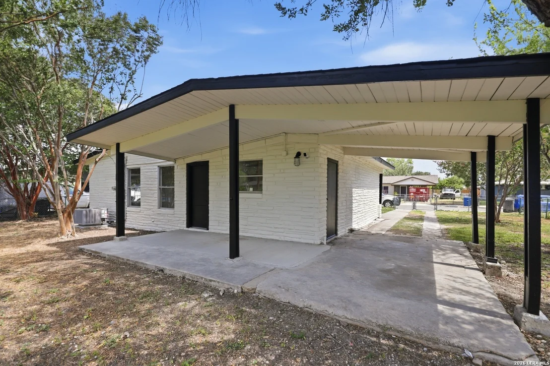 Photo of 123 CHADWICK DR
